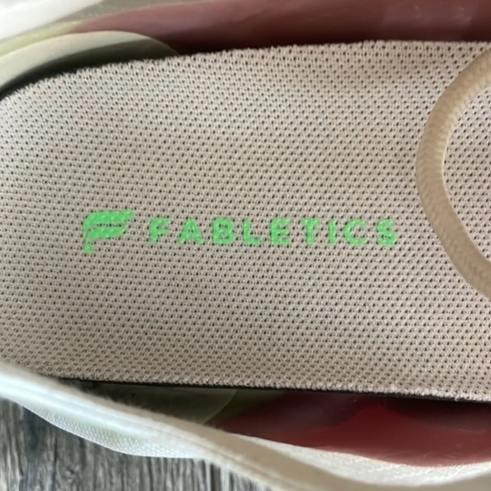 NWT Fabletics shoes Larchmont performance sneaker size 6.5